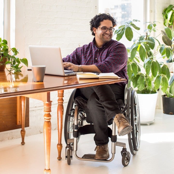 University Alumni benefits from home and auto insurance with Sonnet